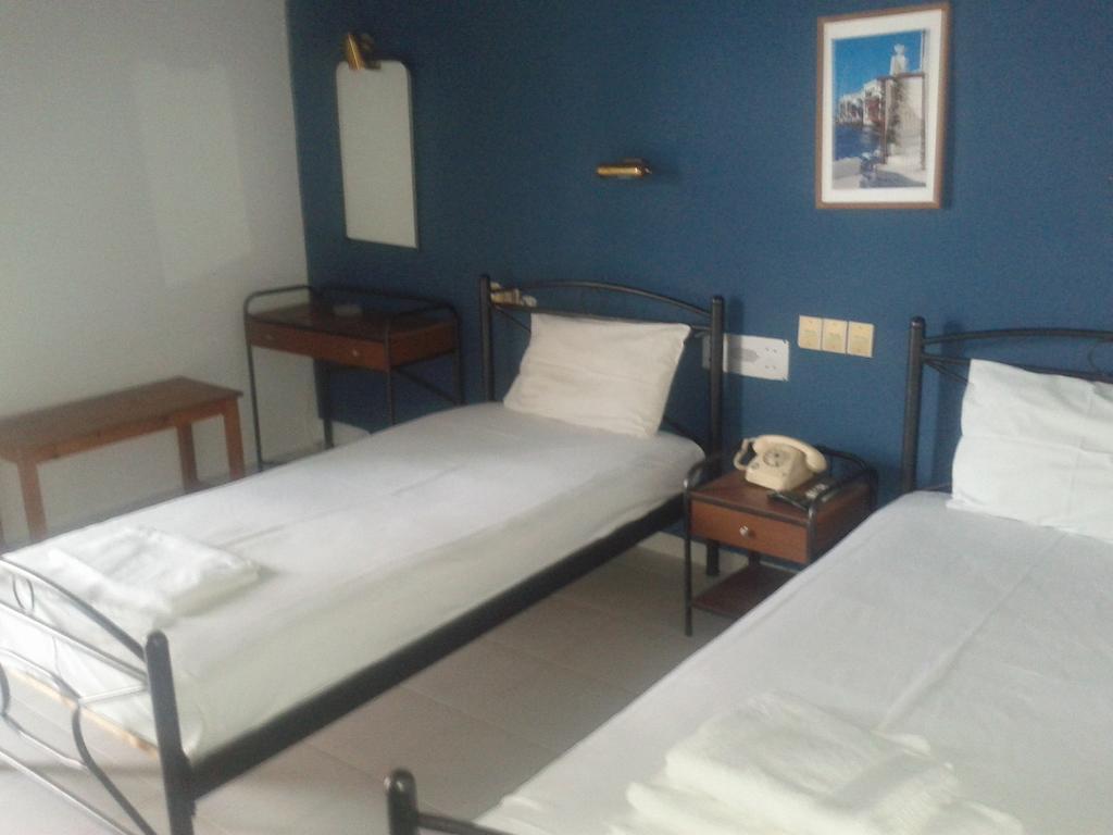 Hotel Tainaro Loutra Aidhipsou Rum bild