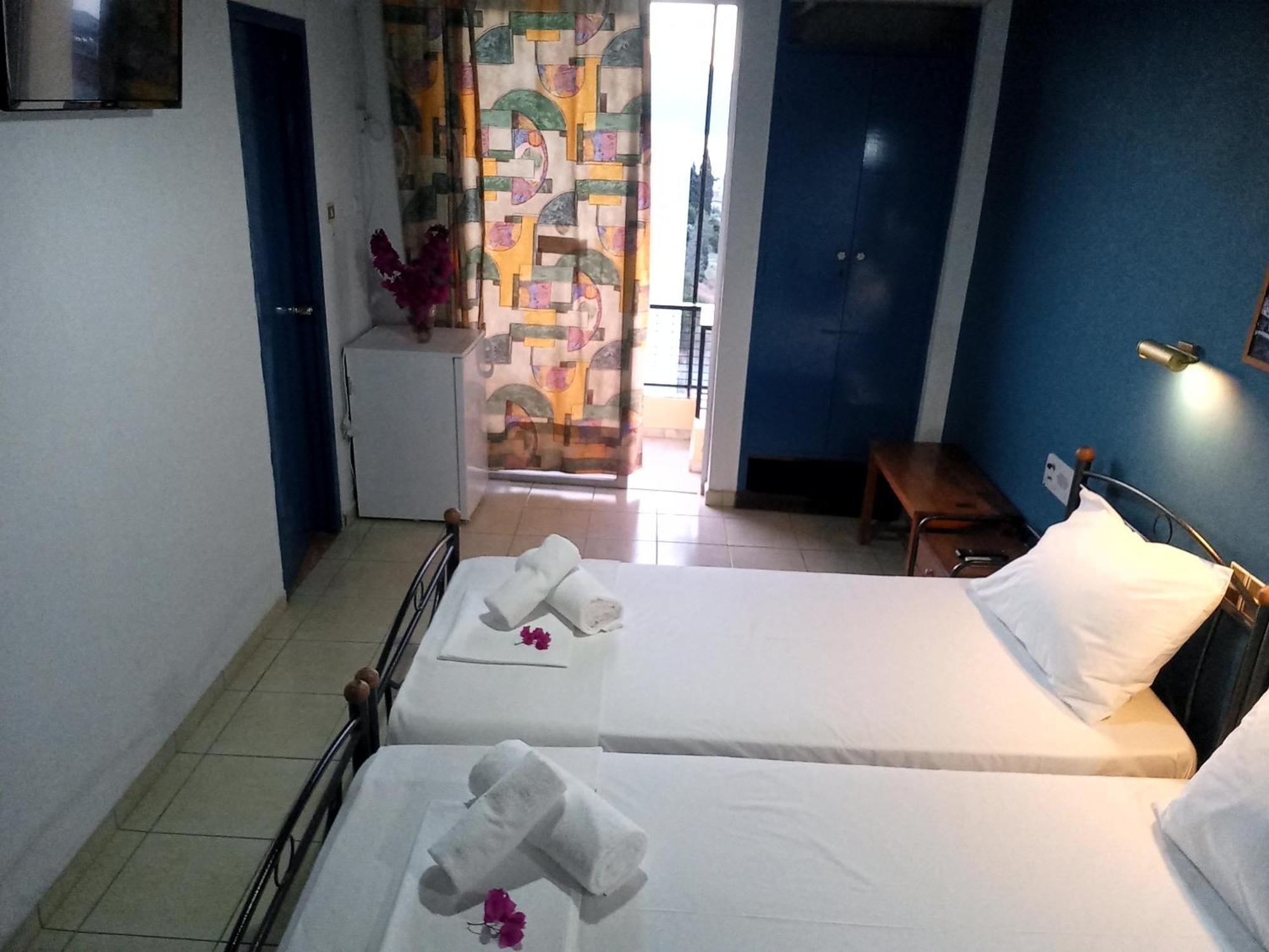 Hotel Tainaro Loutra Aidhipsou Exteriör bild