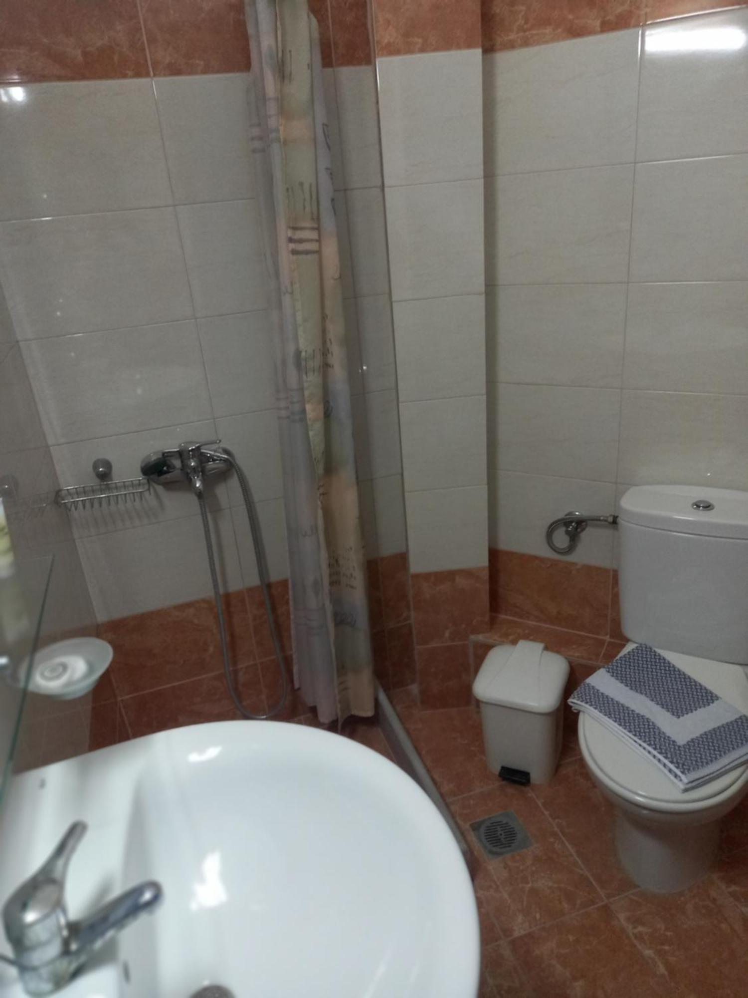 Hotel Tainaro Loutra Aidhipsou Exteriör bild