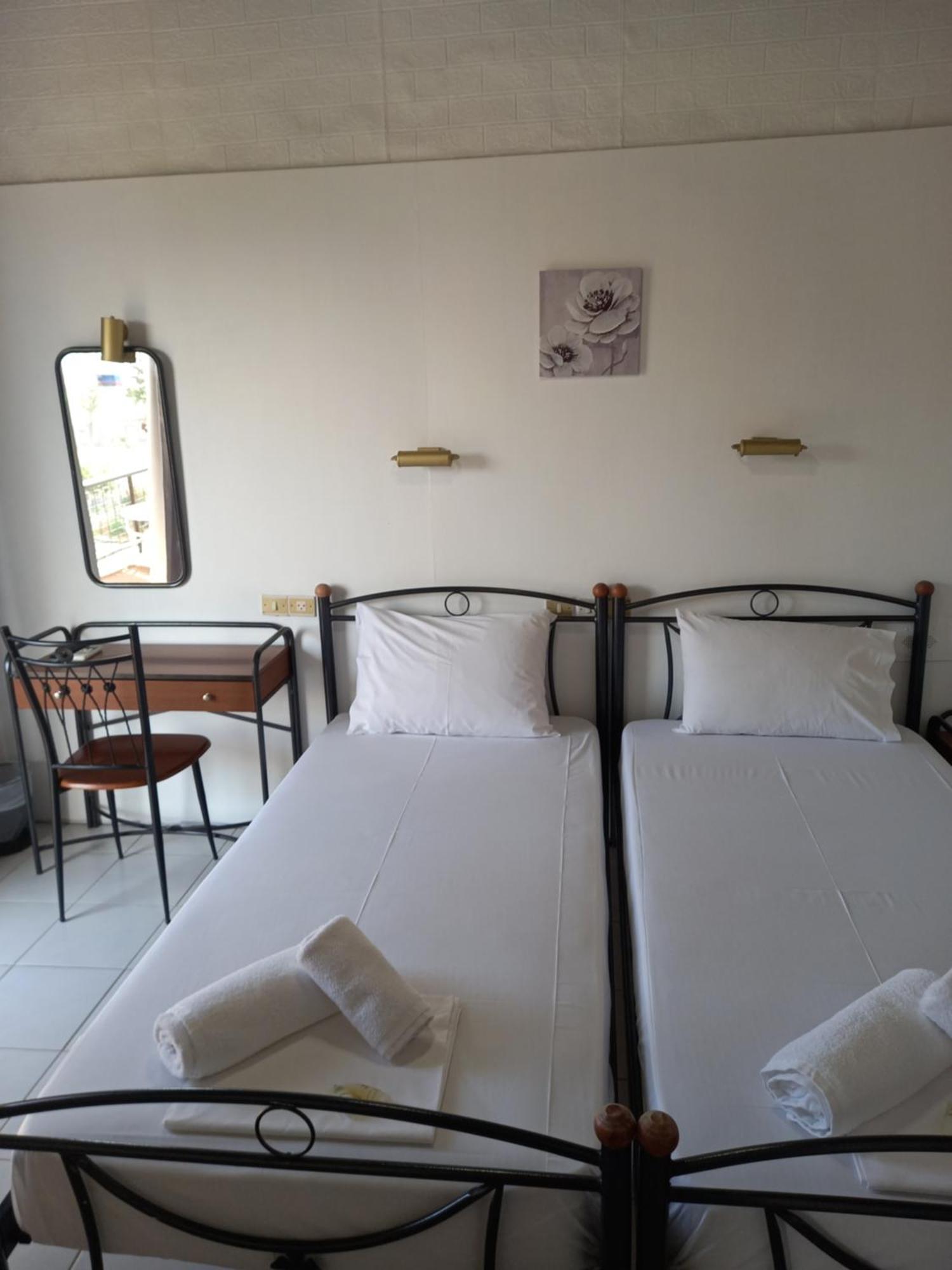 Hotel Tainaro Loutra Aidhipsou Exteriör bild