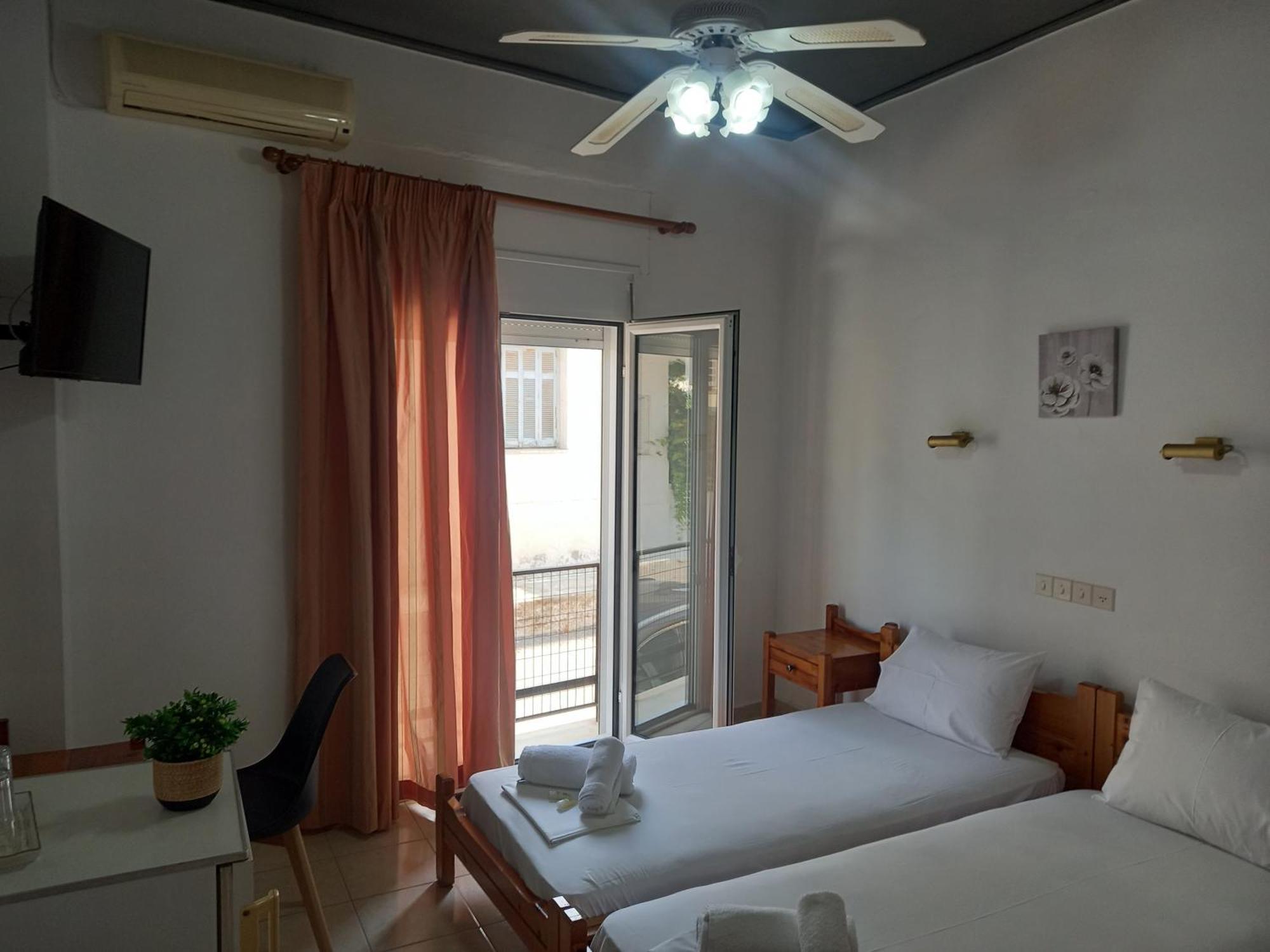 Hotel Tainaro Loutra Aidhipsou Exteriör bild