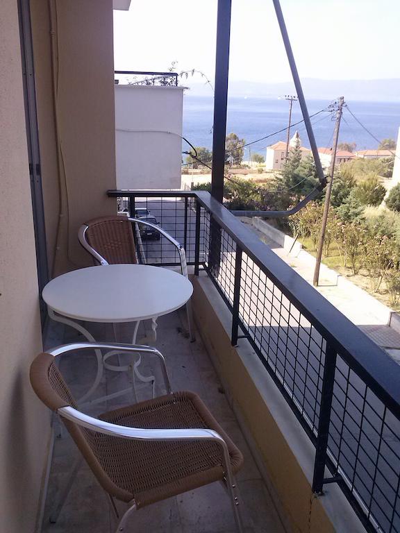 Hotel Tainaro Loutra Aidhipsou Rum bild